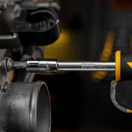 Набор инструментов, 1/2", 1/4", CrV, S2, пластиковый кейс, 64 предмета Denzel цена