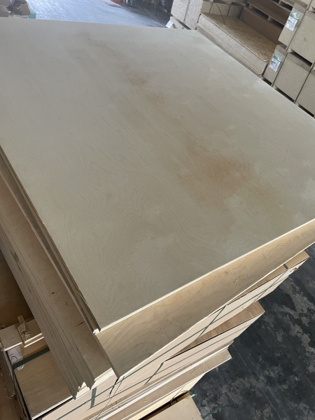 Фанера ФК шлифованная 15 мм 1525х1525 сорт 4/4