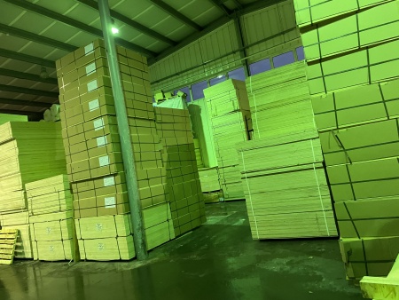 Фанера ФК 4 мм 1525х1525 сорт 4/4 цена за лист - Купить в Москве