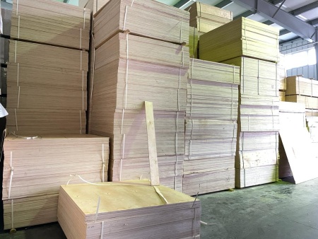 Фанера ФК 4 мм 1525х1525 сорт 4/4 цена за лист - Купить в Москве