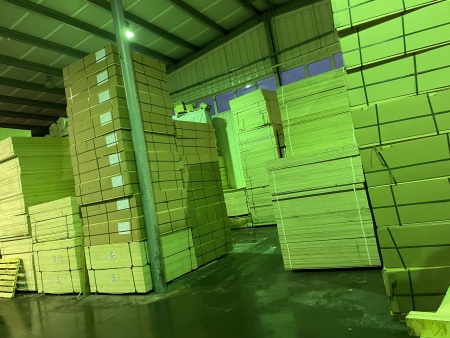 Фанера ФК шлифованная 21 мм 1525х1525 сорт 4/4