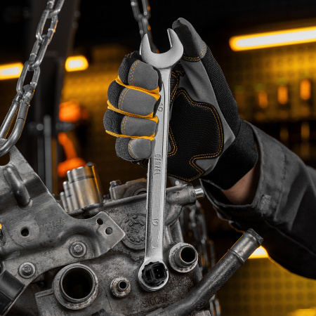 Набор инструментов, 1/2", 1/4", CrV, S2, пластиковый кейс, 100 предметов Denzel цена